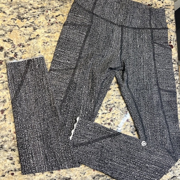 ✨LULULEMON TIGHT STUFF LEGGINGS ✨ - Picture 3 of 13